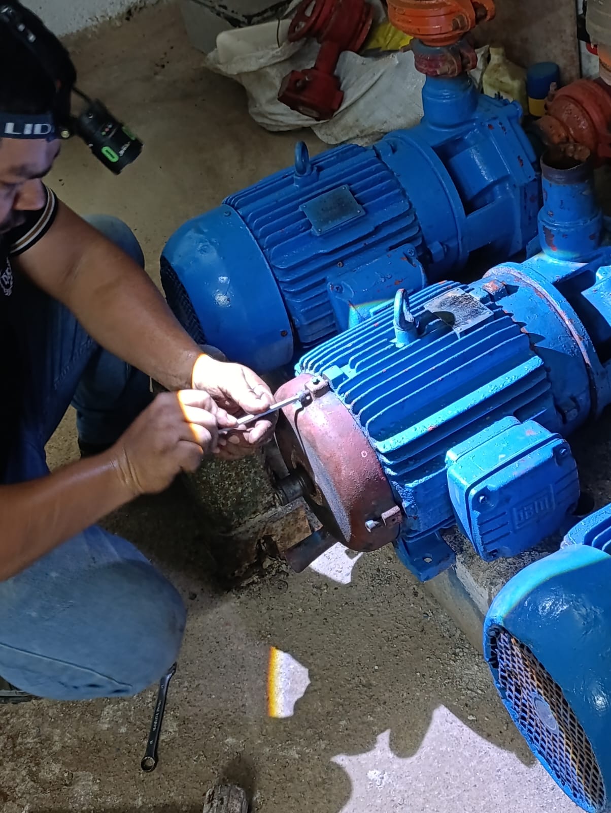 5 señales de que la bomba de agua de tu edificio necesita mantenimiento urgente